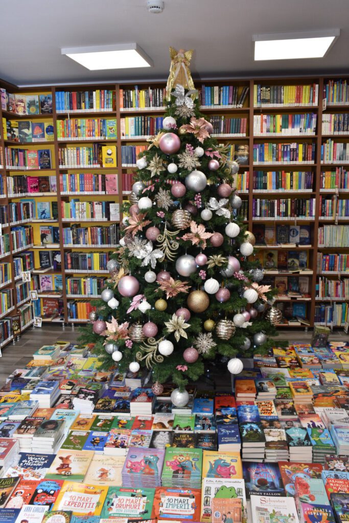 Moș Crăciun vine la biblioteca județeană