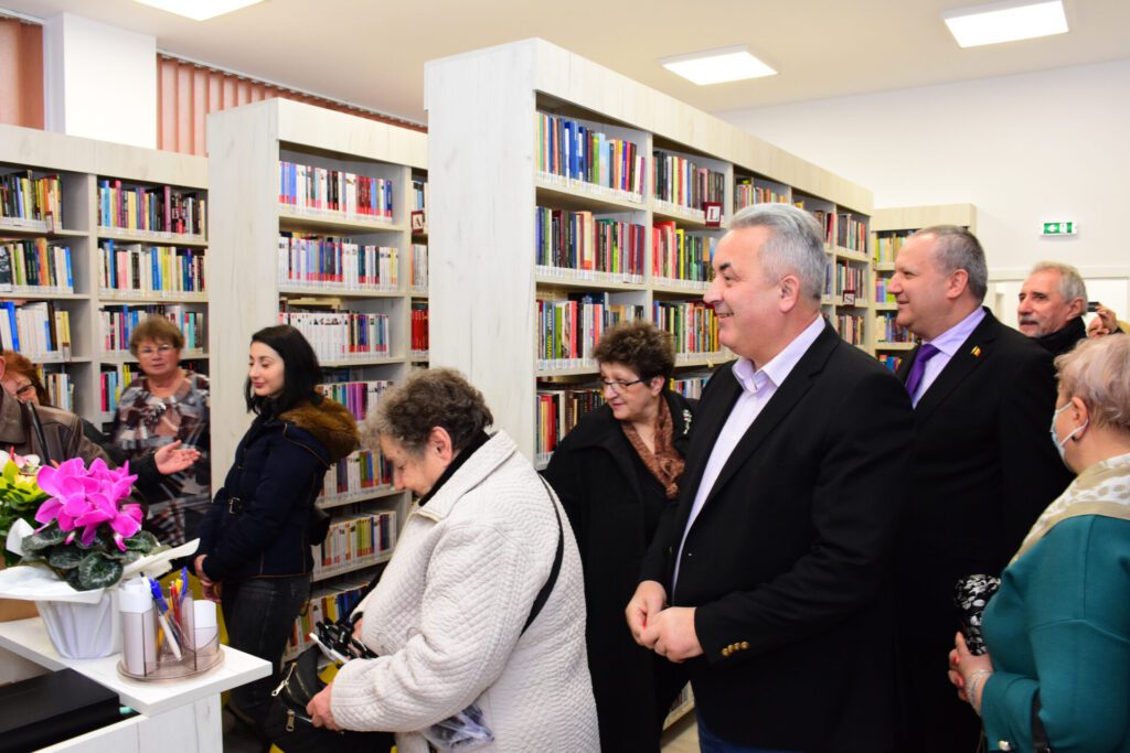 Filiala nr. 1 a bibliotecii județene în straie noi